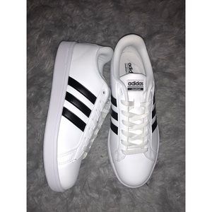 Adidas Sneakers